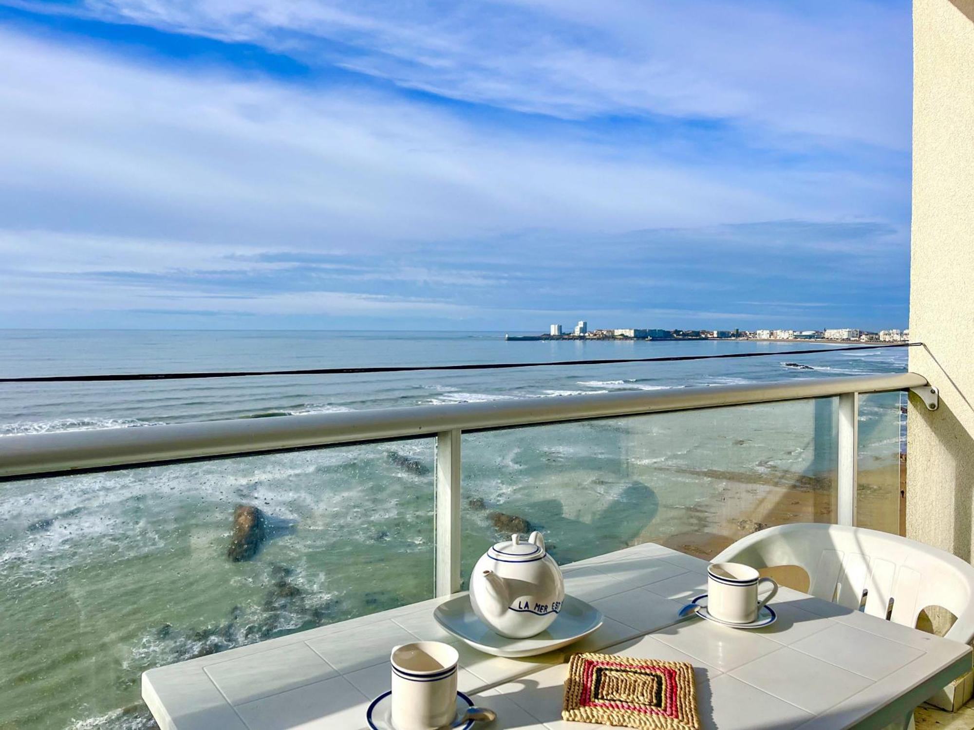 Joli Appartement Avec Vue Imprenable Sur La Baie Des Sables - 4 Pers เลส์ซาบล์-โดล็อนน์ ภายนอก รูปภาพ